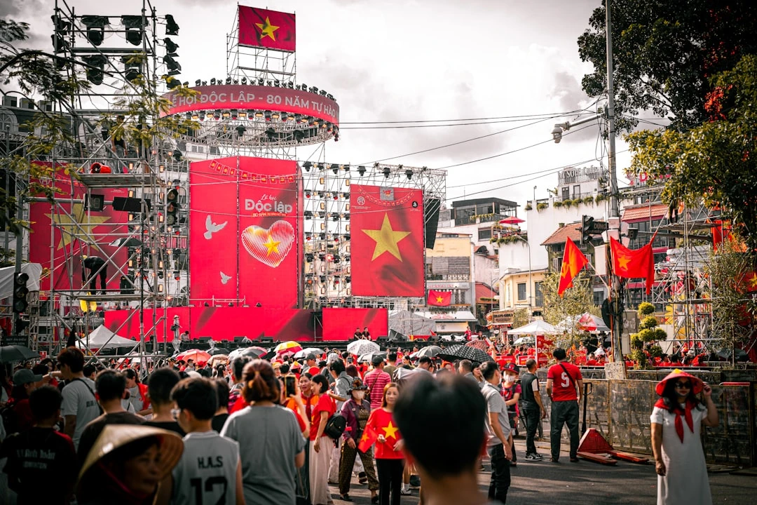 Ảnh về trận đấu bóng đá quốc tế tại Việt Nam