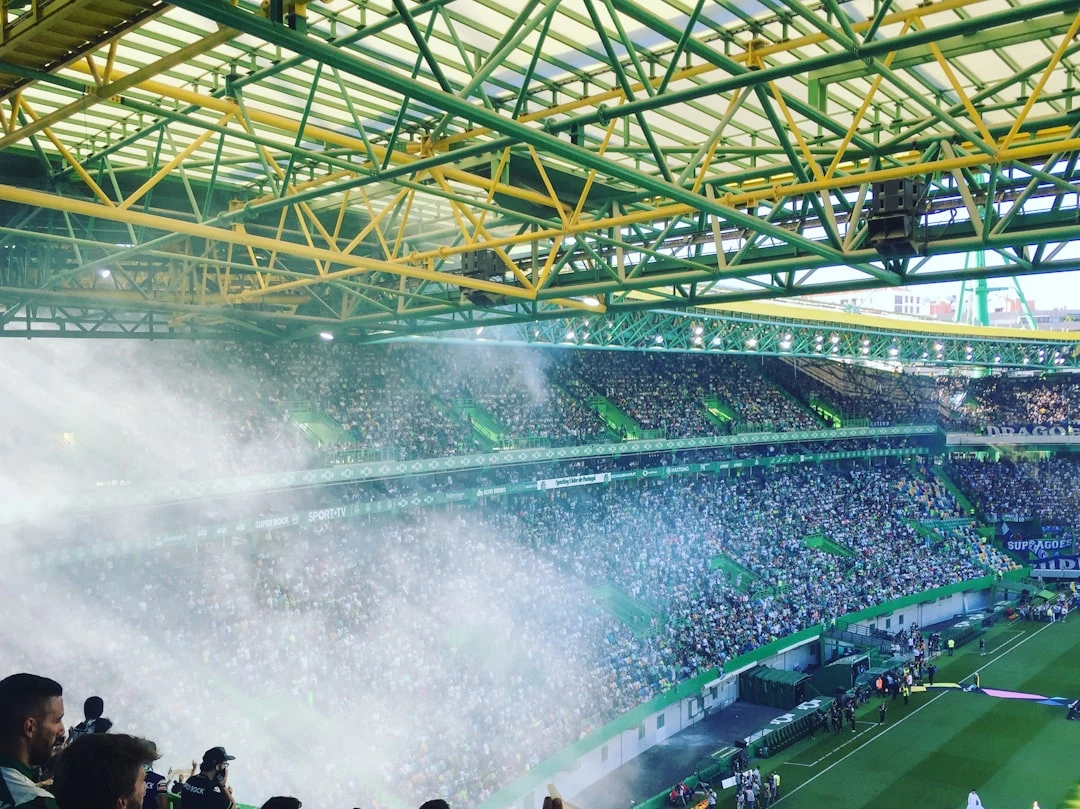 Cầu thủ Sporting Lisbon ăn mừng