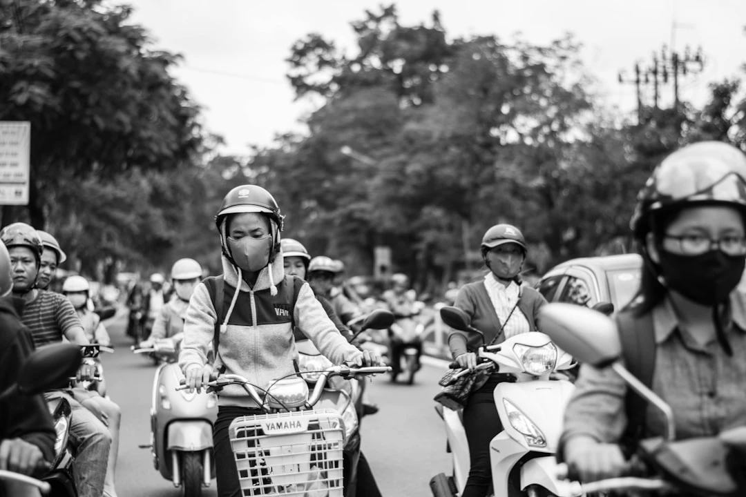 Hình ảnh sân vận động bóng đá Nam Định đầy khán giả