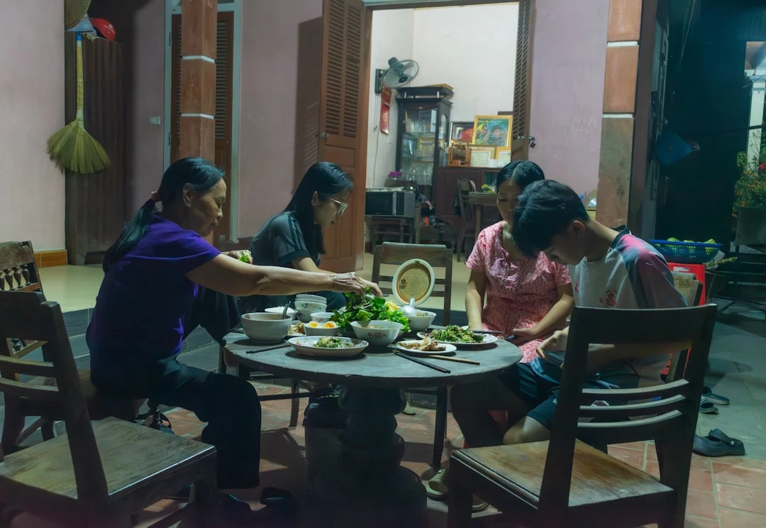 Thiết bị phát sóng highlight bóng đá viet trực tuyến qua ứng dụng và TV